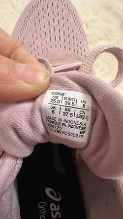 ASICS Women's Sneakers Size 8 US