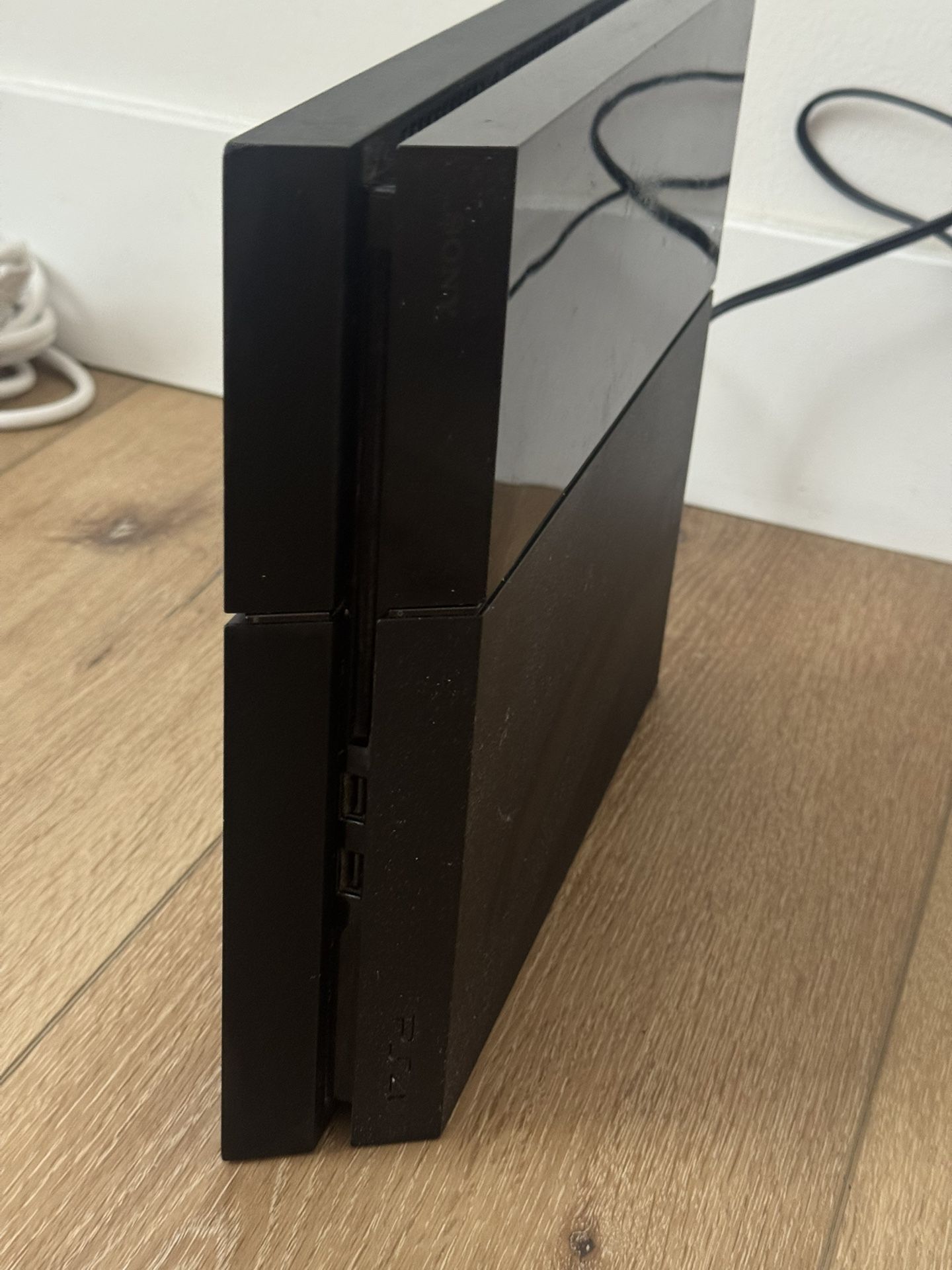 PS 4 