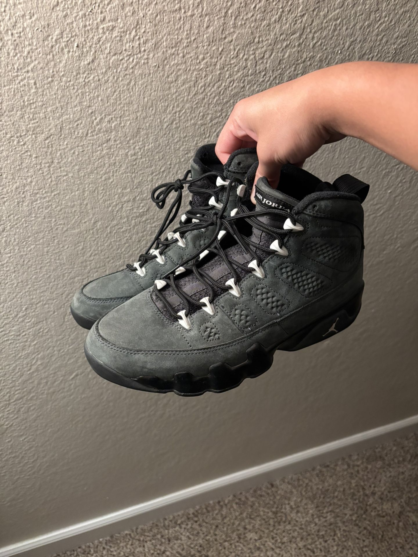 Air Jordan 9 Retro “Anthracite” (2015) — Size 8 — Great Condition