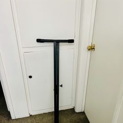 keyboard stand , like new condition. fully adaptable 