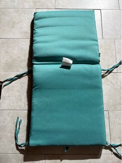 Outdoor patio chair cushions
