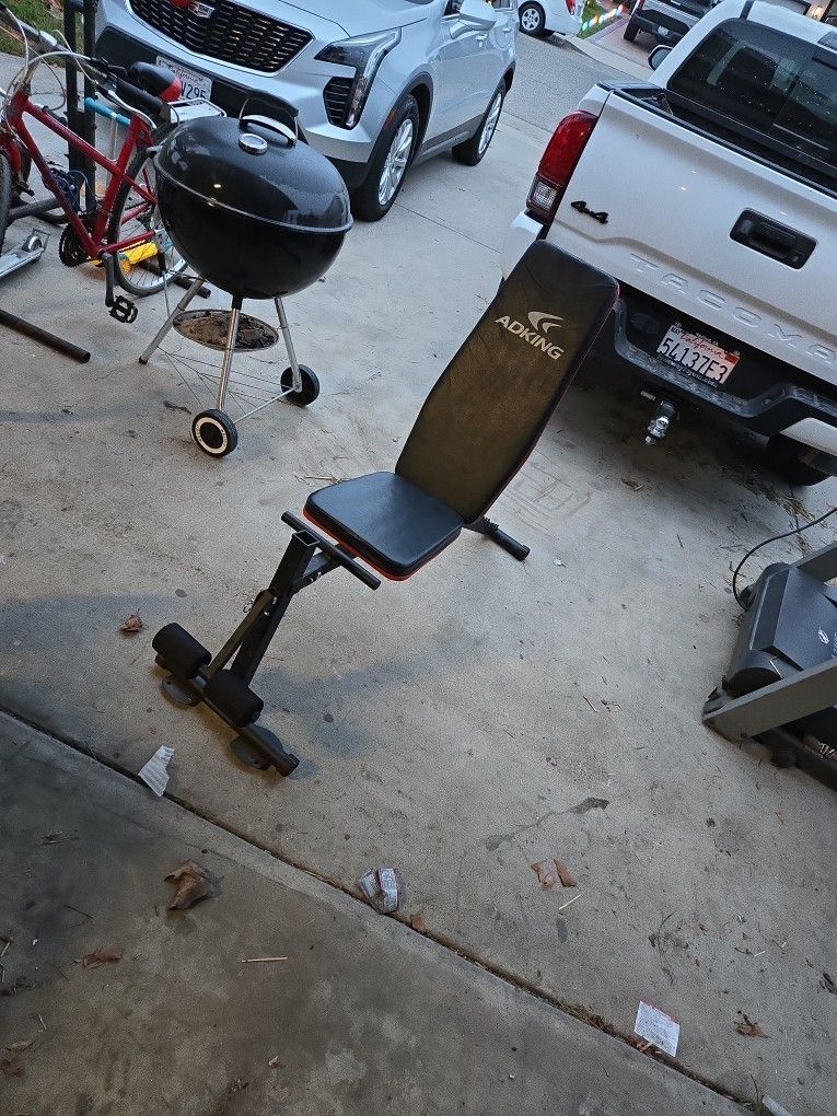 Adjustable Weight Bench