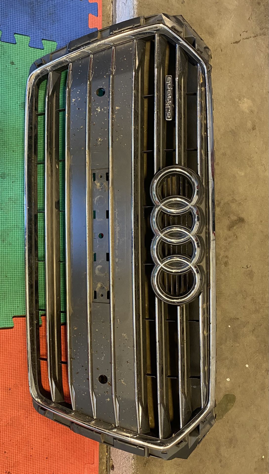 2017 AUDI A4 QUATRO GRILLE