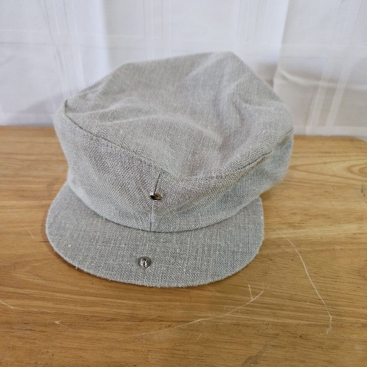 Hat/cap size Medium. Linen material, beige color.