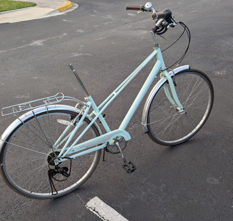 Schwinn Admiral Hybrid Bike