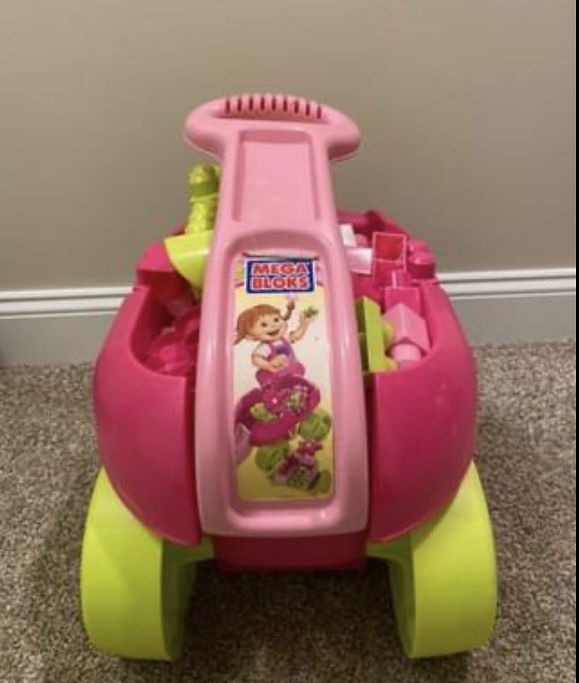 Girls Mega Block Wagon Set With Blocks