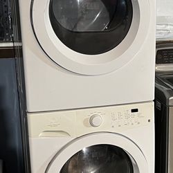 Washer and Dryer Set- Lavadora Y Secadora 
