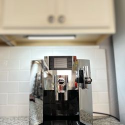 Jura E8 Fully Automatic Espresso Machine - Like New