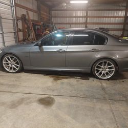 2011 BMW 3281 100 Mil Millas Título Recostruido En Buenas Condiciones !!!