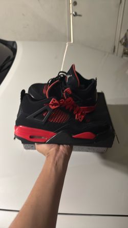 Jordan 4s red thunders
