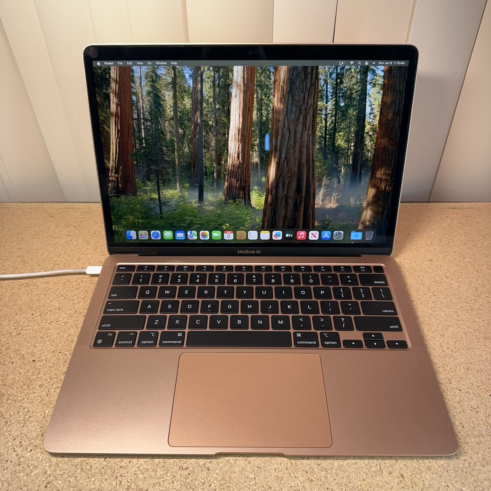 Apple MacBook Air 13 2020 M1 8-Core CPU 7-Core GPU 8GB 256GB Gold