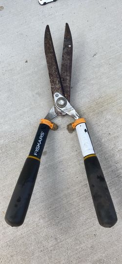 Fiskars Power-Lever Hedge Shears – Used