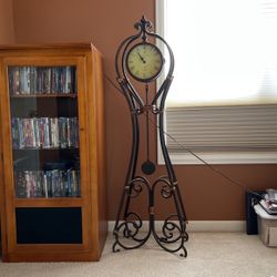 J.D. Bassett 1922 Virginia Clock