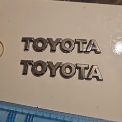 01-07 Highlander 03-09 4Runner Liftgate Emblem
