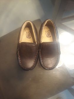 Boy shoes size 5