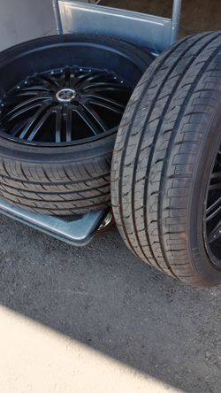 Mercedes Benz rims 22 inches with brand new tires