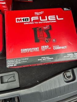 Milwaukee M18 FUEL 18-Gauge Narrow Crown Stapler