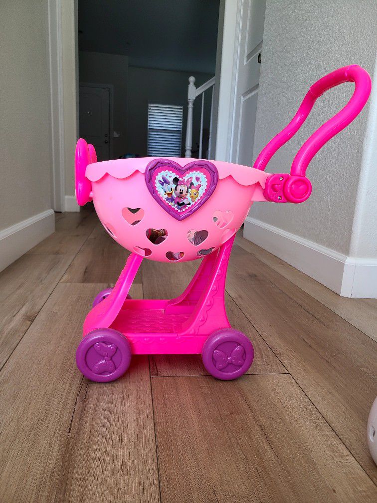 Mini's happy helpers shopping cart
