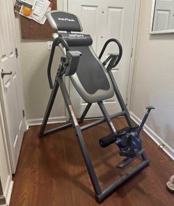 Innova inversion table