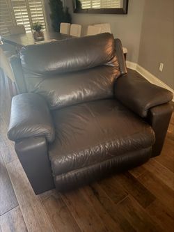 Laz-Z-Boy Electric Recliner