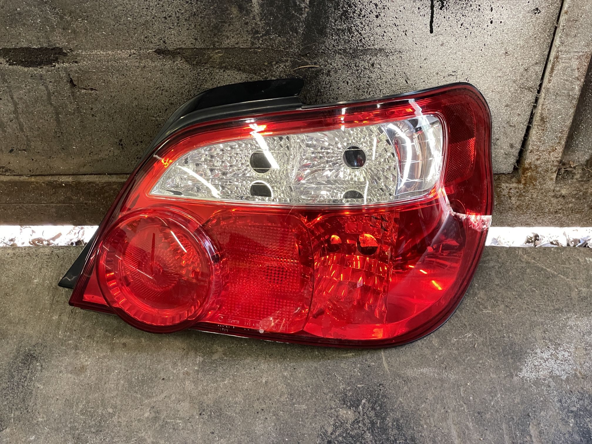 2004-2005 Subaru Impreza WRX Sedan RH Passenger Tail Light