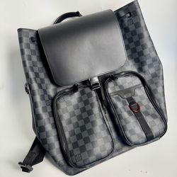 LOUIS VUITTON Utility Damier Graphite Backpack