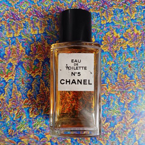 Vintage Rare Chanel No 5 Eau De Toilette Splash Perfume 80ml for Sale in  Renton, WA - OfferUp