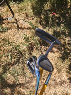 Kallasis and Momentous weighted wedge & putter in great condition