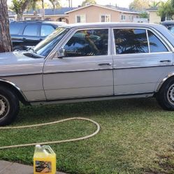 1982 Mercedes-Benz 300D