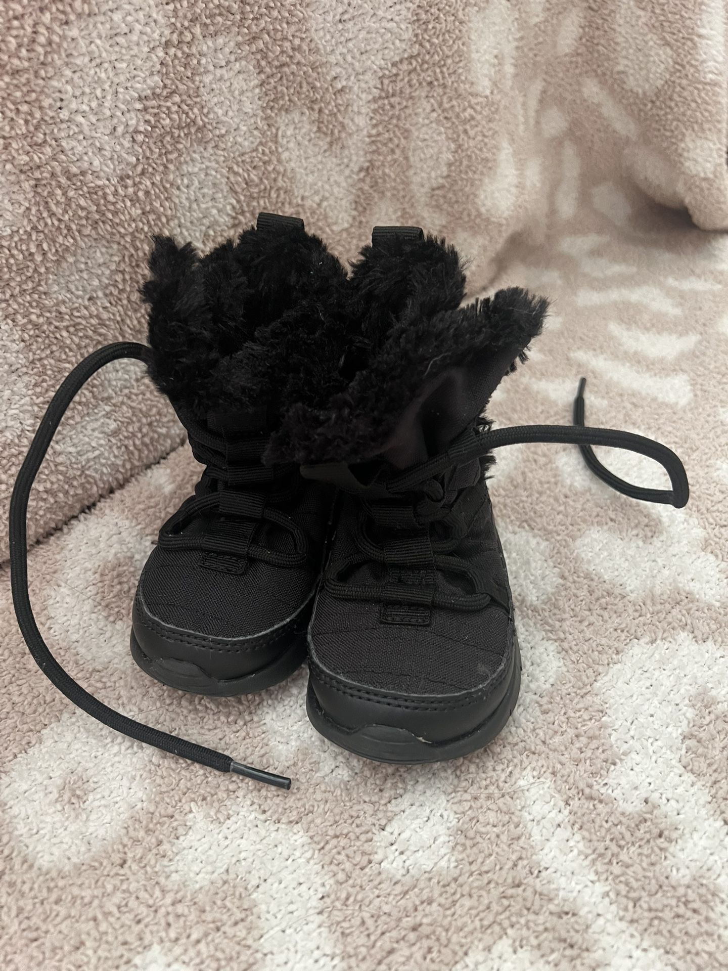 Girls Nike Snow Boots 5C