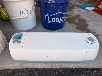Cricut Explore Air 2 Smart Cutting Machine Bluetooth Wireless Good Condition