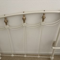 Vintage  Metal  Daybed 