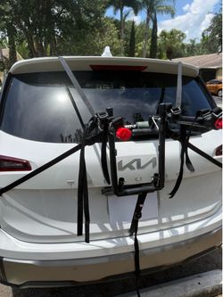 Allen Sports Deluxe 2 Bike Trunk Mounted Bike Rack, model 102DN - Works great, easy mounting