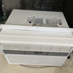 Air Conditioner - Great Condition! Price Negotiable