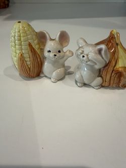 Mice salt pepper shakers