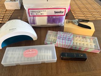 Nail Art Kit with UV Lamp and Accessories