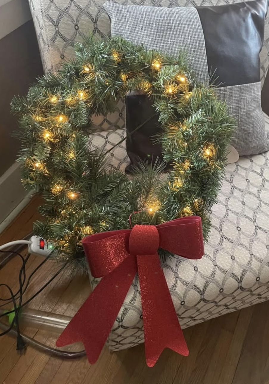 Lighted Holiday Wreath