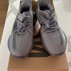 Yeezy Boost 350 V2