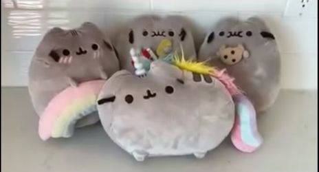 Pusheen kitties lot of 4