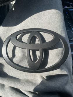 OEM Matte Black Toyota Emblem – 4th Gen Tacoma / 6th Gen 4Runner