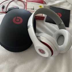 Beats Studio Wireless , 