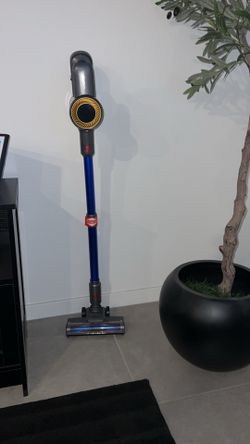 Cordless vacuum