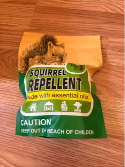 Squirrel Repellent with Essential Oils – Brand New