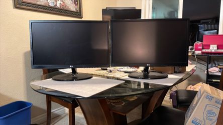 2 LG 22” monitor