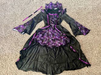 Girls Vampire Costume - Size M (8-10)