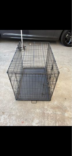 and great shape Dog cage 3 ft long  2 ft wide 26” tall and great shape