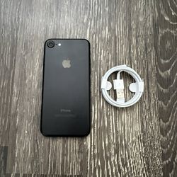 iPhone 7 UNLOCKED FOR ANY CARRIER!