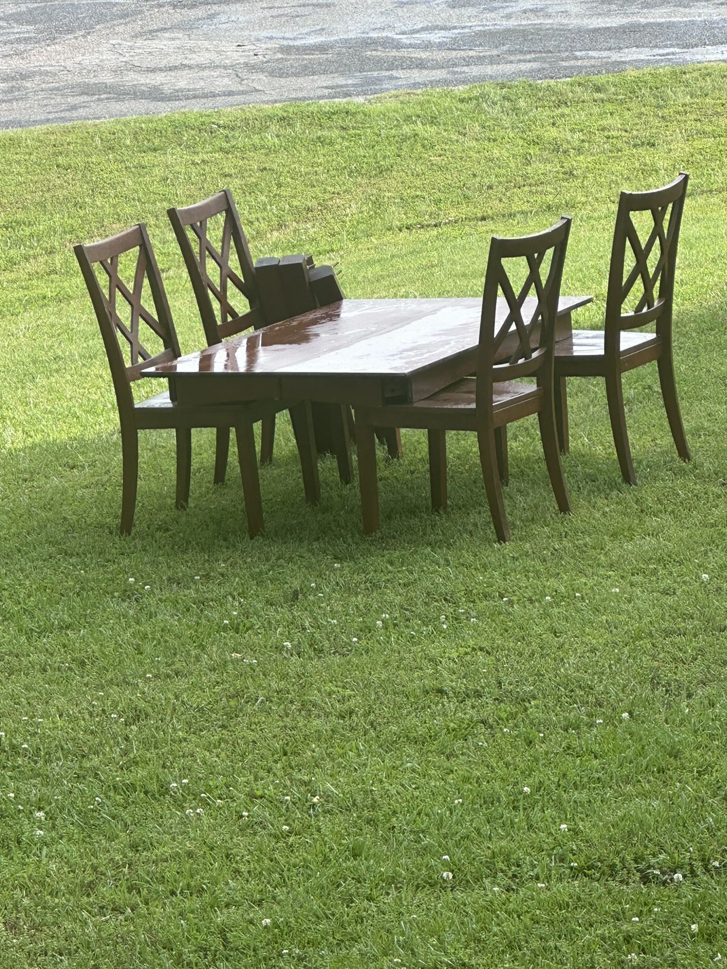 Solid wooden expendable Table 