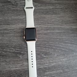 APPLE WATCH

SERIES 3

38MM

ALUMINUM

CASE