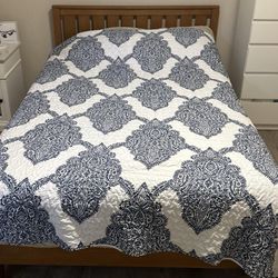 Queen Bed & Frame 